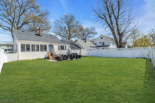 380 Westfield Rd, Scotch Plains Twp., NJ 07076