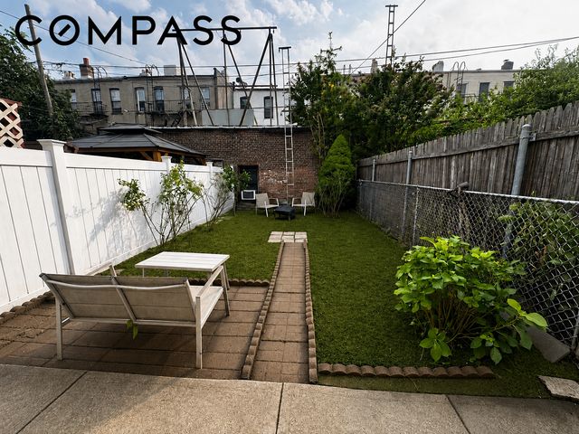 10 St Johns Road, New York City, NY 11385