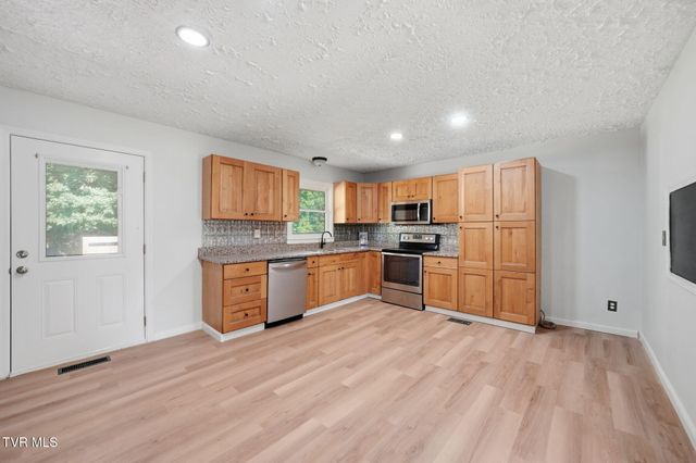 284 H Heaton Road, Elizabethton, TN 37643
