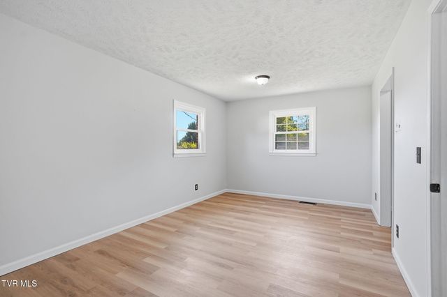 284 H Heaton Road, Elizabethton, TN 37643