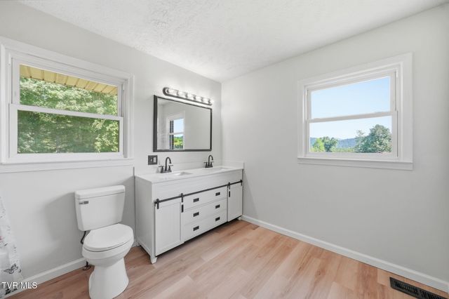 284 H Heaton Road, Elizabethton, TN 37643