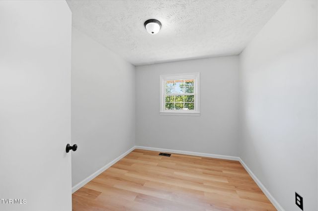 284 H Heaton Road, Elizabethton, TN 37643