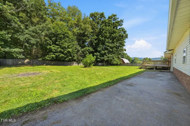 284 H Heaton Road, Elizabethton, TN 37643