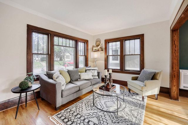 3739 Vincent Avenue N, Minneapolis, MN 55412