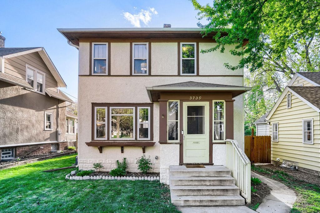3739 Vincent Avenue N, Minneapolis, MN 55412