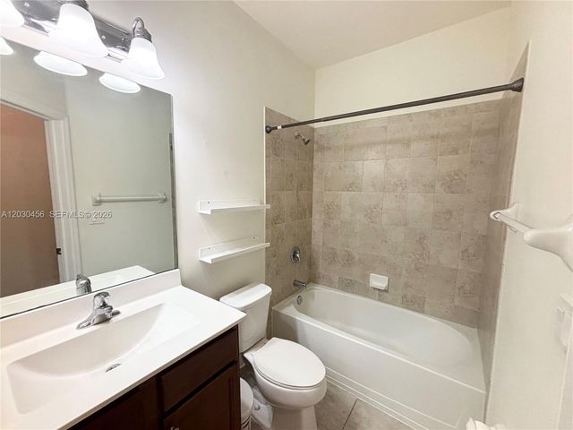 10620 NW 88 Street 216, Doral, FL 33178