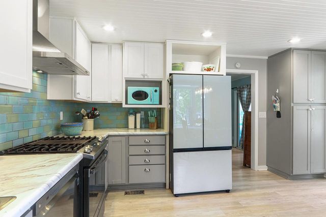 2432 North Shore DRIVE, Delavan, WI 53115