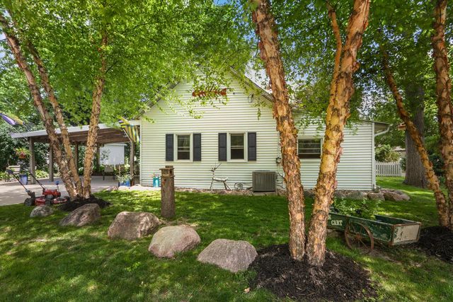 2432 North Shore DRIVE, Delavan, WI 53115