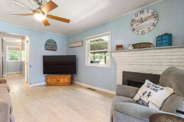 2432 North Shore DRIVE, Delavan, WI 53115