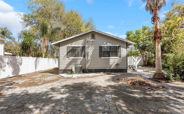 1022 8TH STREET N, St Petersburg, FL 33701