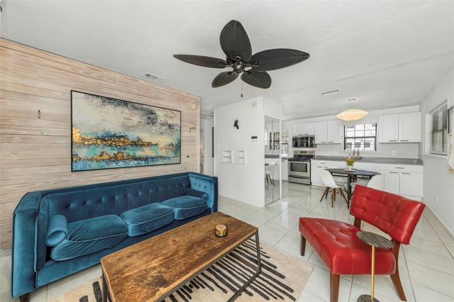 1022 8TH STREET N, St Petersburg, FL 33701