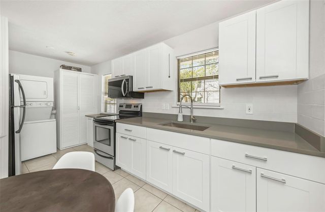 1022 8TH STREET N, St Petersburg, FL 33701