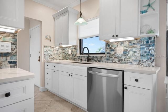 6005 GULF DRIVE 219, Holmes Beach, FL 34217
