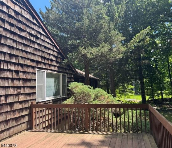 554 Huckleberry Ln, Franklin Lakes Boro, NJ 07417