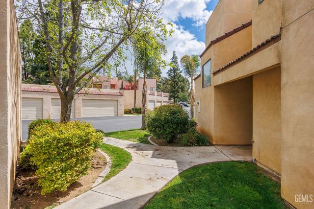 14500 Las Palmas Drive 16, Bakersfield, CA 93306
