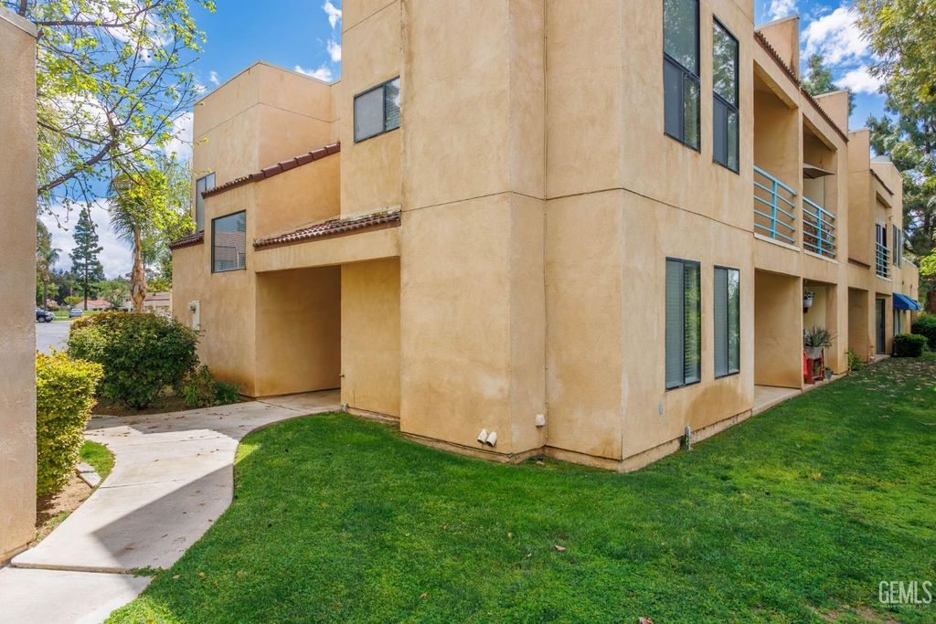 14500 Las Palmas Drive 16, Bakersfield, CA 93306