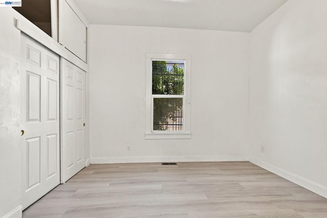 2207 13th Ave, Oakland, CA 94606