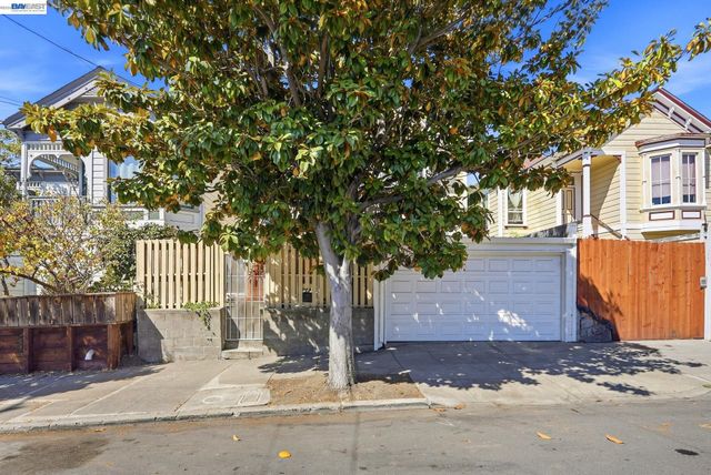 2207 13th Ave, Oakland, CA 94606