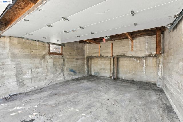 2207 13th Ave, Oakland, CA 94606