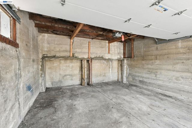 2207 13th Ave, Oakland, CA 94606