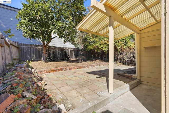 2207 13th Ave, Oakland, CA 94606