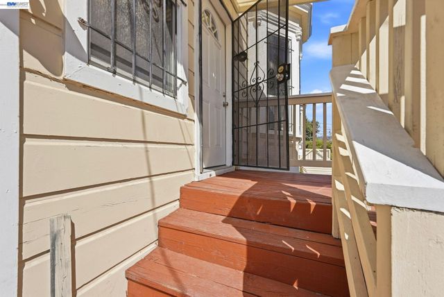 2207 13th Ave, Oakland, CA 94606
