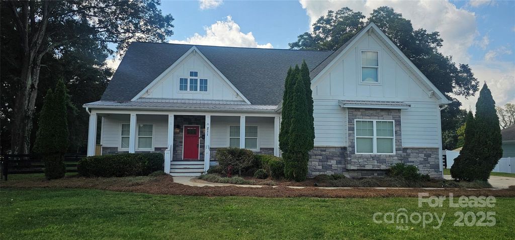 211 Scottish Highland Road, Clover, SC 29710