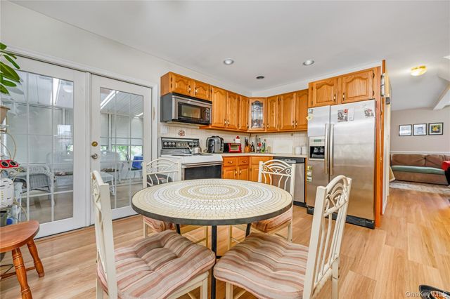 407 Sheridan Boulevard, Inwood, NY 11096