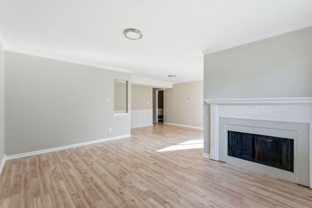 421 Redding Road 118, Lexington, KY 40517