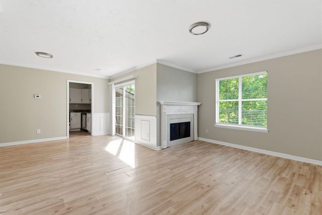 421 Redding Road 118, Lexington, KY 40517