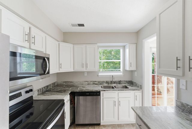421 Redding Road 118, Lexington, KY 40517