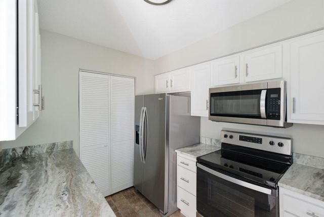 421 Redding Road 118, Lexington, KY 40517