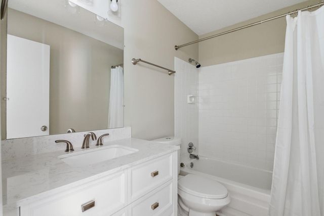 421 Redding Road 118, Lexington, KY 40517