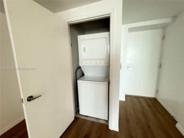 55 SE 6th St 3900, Miami, FL 33131