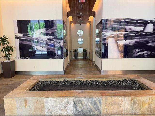 55 SE 6th St 3900, Miami, FL 33131