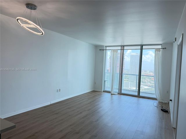 55 SE 6th St 3900, Miami, FL 33131