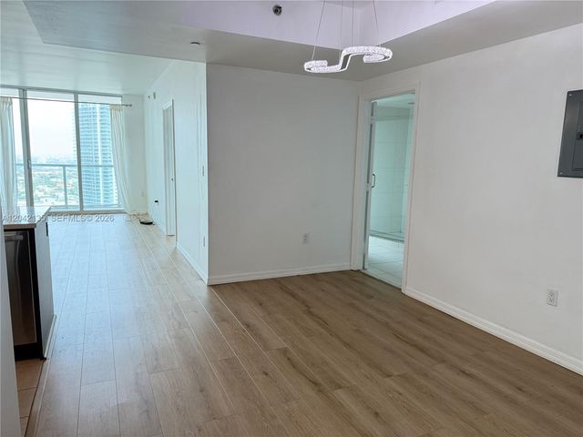 55 SE 6th St 3900, Miami, FL 33131