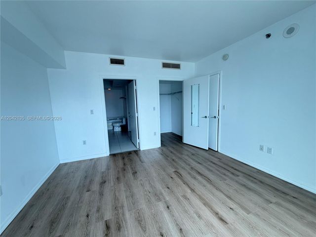 55 SE 6th St 3900, Miami, FL 33131