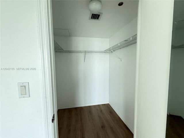 55 SE 6th St 3900, Miami, FL 33131