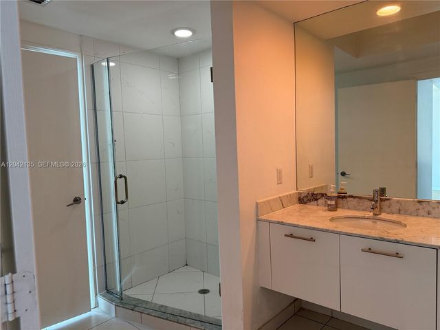 55 SE 6th St 3900, Miami, FL 33131