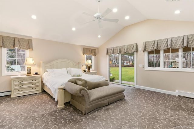 23 Astro Place, Dix Hills, NY 11746