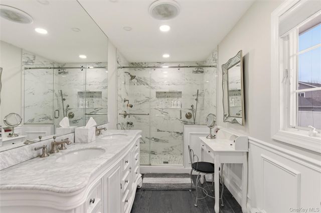 23 Astro Place, Dix Hills, NY 11746