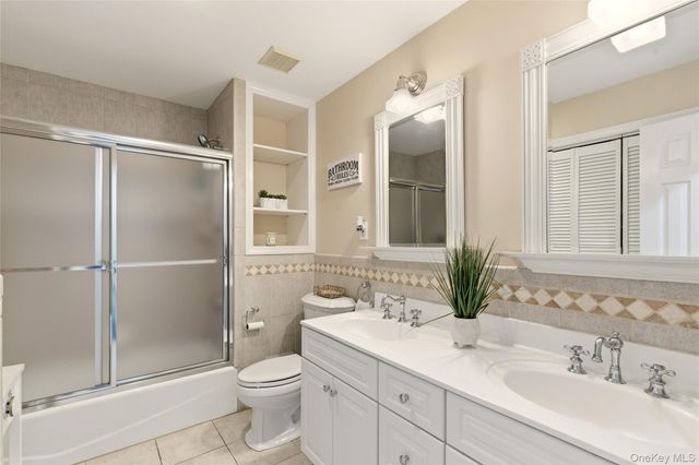 23 Astro Place, Dix Hills, NY 11746