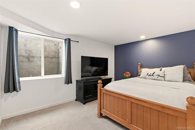 23 Astro Place, Dix Hills, NY 11746