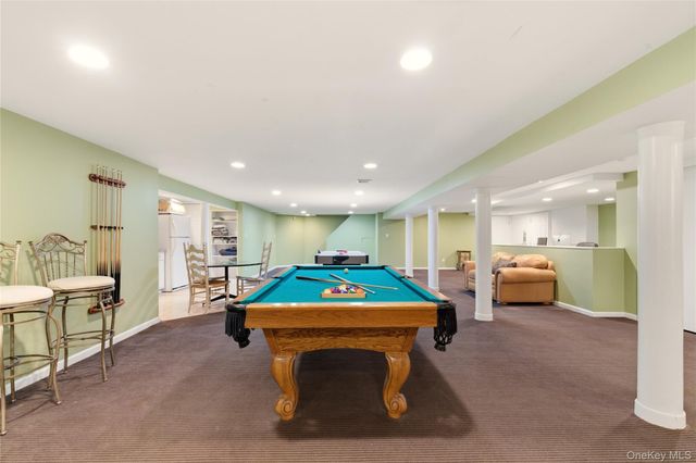 23 Astro Place, Dix Hills, NY 11746