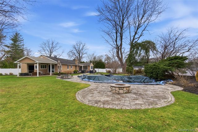 23 Astro Place, Dix Hills, NY 11746