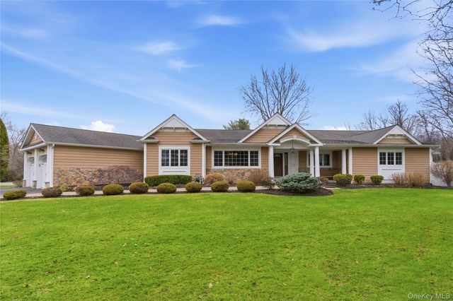 23 Astro Place, Dix Hills, NY 11746