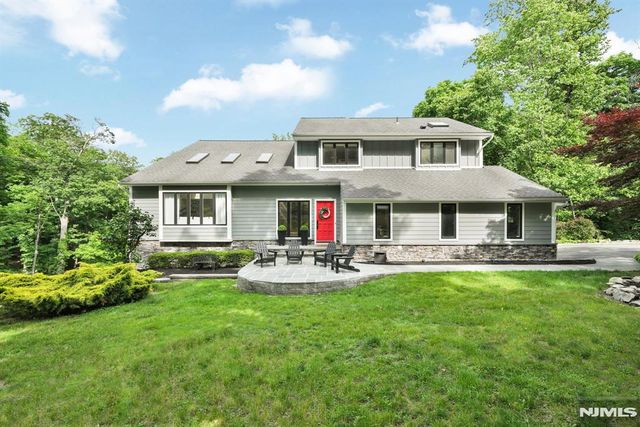 11 Hemlock Lane, Kinnelon Borough, NJ 07405