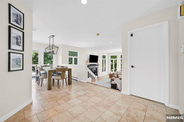 11 Hemlock Lane, Kinnelon Borough, NJ 07405