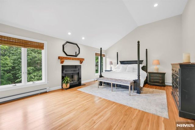 11 Hemlock Lane, Kinnelon Borough, NJ 07405